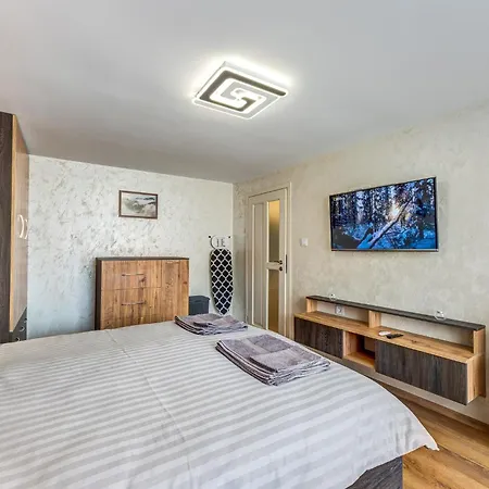 Rhodope Escape Spacious 1Br, Mountain View & Free Parking スモーリャン