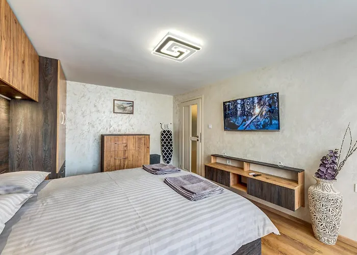 Rhodope Escape - Modern 1br With Balcony & Free Parking Smolyan