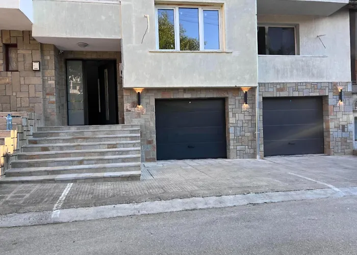 Rhodope Escape - Modern 1br With Balcony & Free Parking